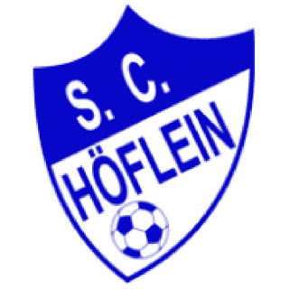1-klasse-ost_2025-26_sch_sc-hoeflein_logo